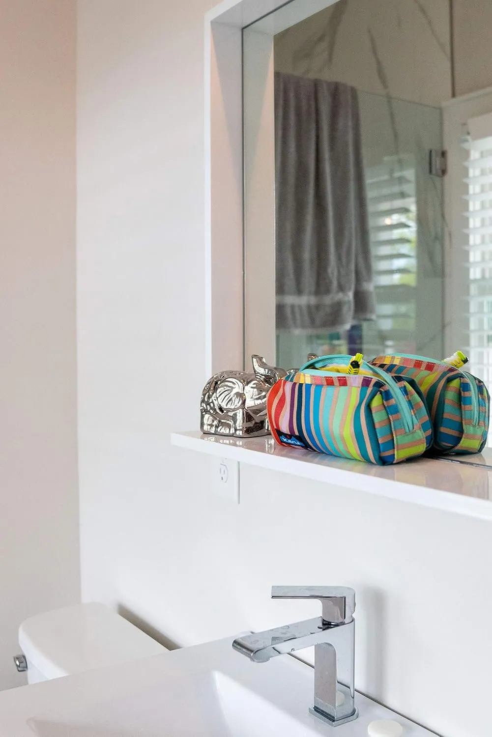 KAVU Pixie Pouch Accessory Travel Toiletry and Makeup Bag