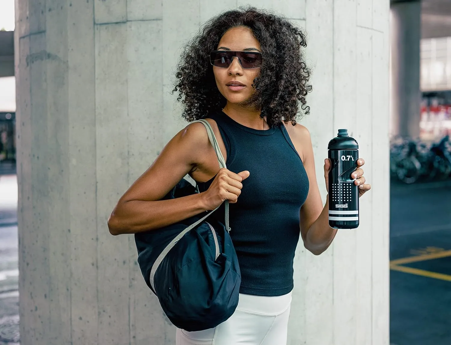 SIGG Pulsar Black Bike Water Bottle (0.75 L), Leakproof Cycling Bottle, Super Lightweight and BPA-Free Sports Bottle with SureSnap® Valve