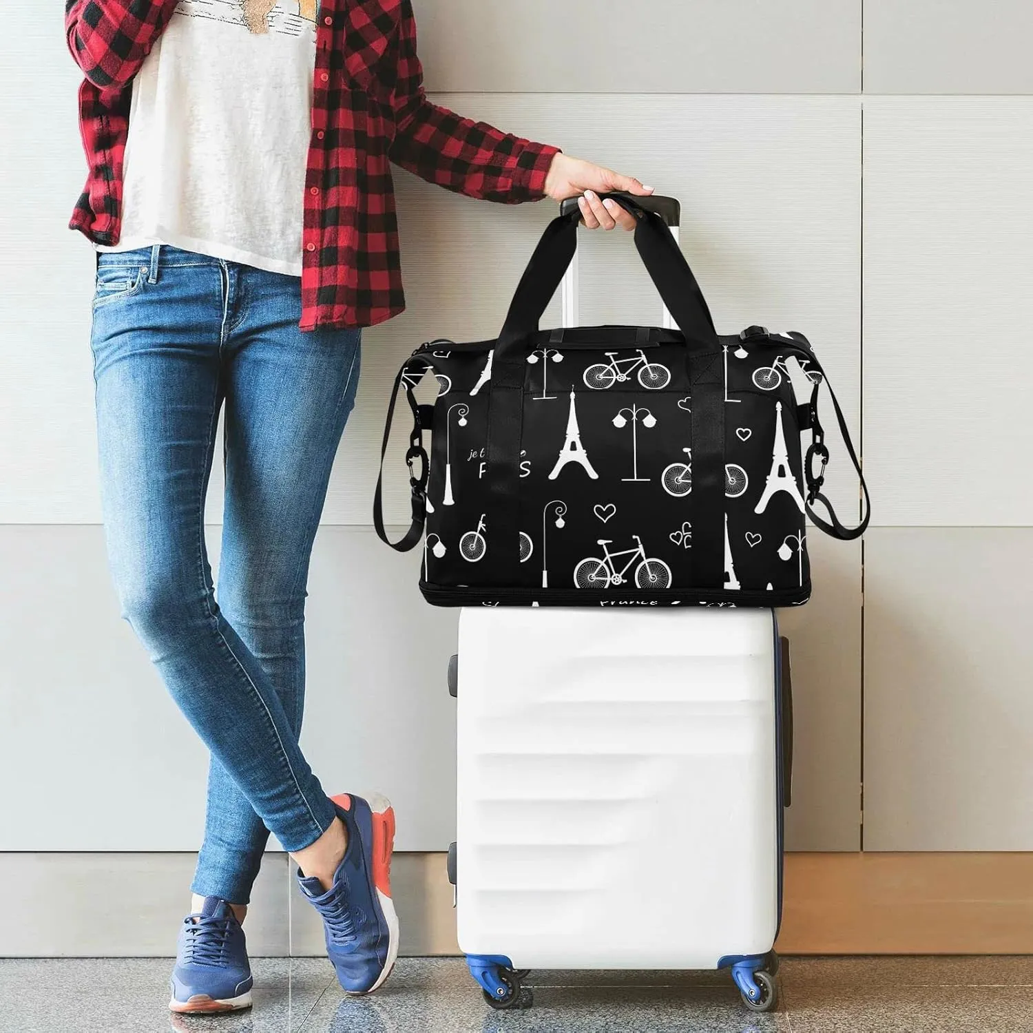 White Eiffel Tower Bicycle Paris France on Dark Black Gym Duffel Bag, Polyester Travel Weekender Luggage Handbag with Waterproof Pocket for Wet Items, Unisex Foldable Tote for Sports